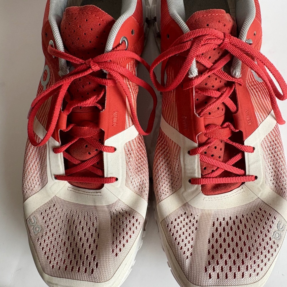 On Cloud Running Shoes Womens 9 Rust Red White Low Top Athletic Sneakers - Picture 6 of 12